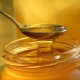  Z čeho se vyrábí umělý med?