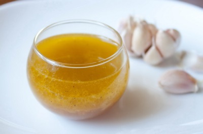  Lněný olej s česnekem