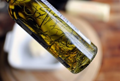  Olīveļļa ar rozmarīna eļļu