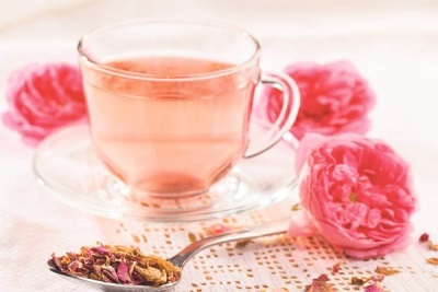  Tea szirmok és rosebuds